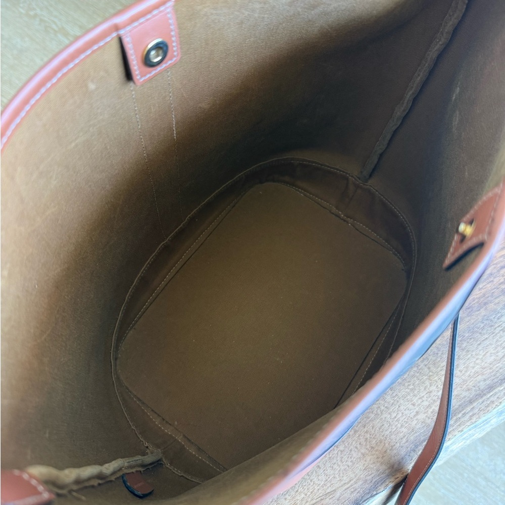 Celine Medium Bucket in Triopmhe Canvas and Calfskin - Picture 7 of 9